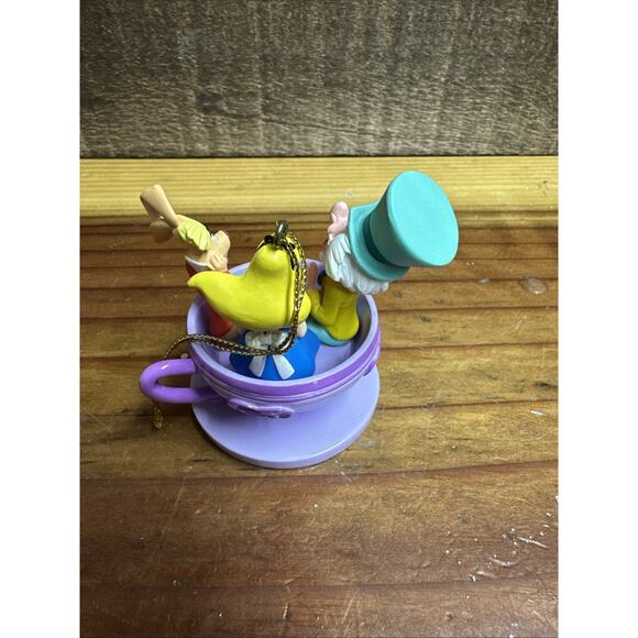 Disney's Alice in Wonderland Tea Party Cup Ornament-Rare - Picture 3 of 5